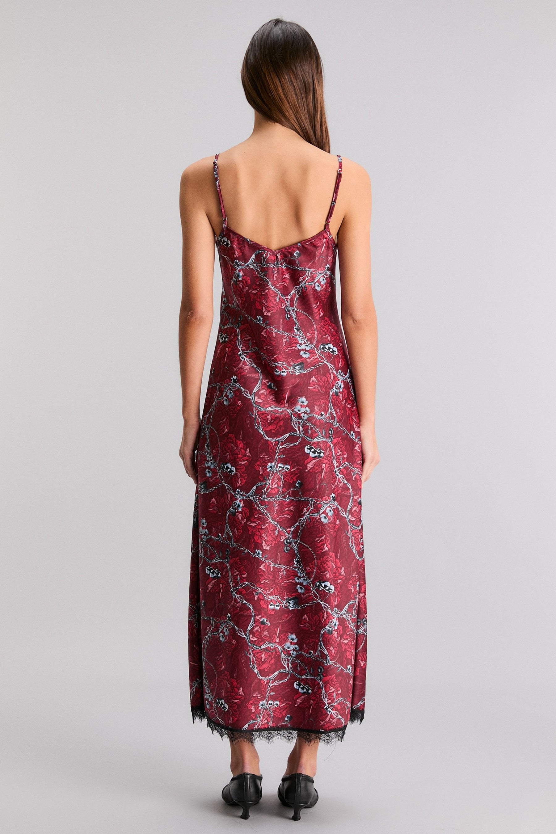 VESTIDO DE AMOR ESPINADO