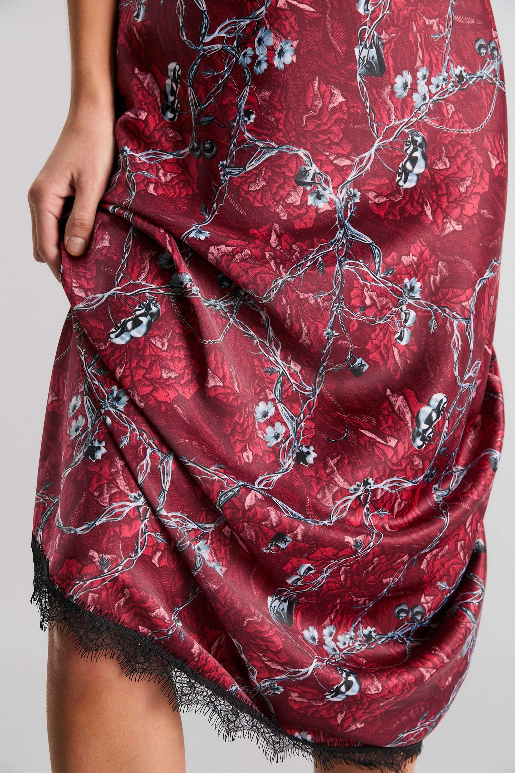 VESTIDO DE AMOR ESPINADO